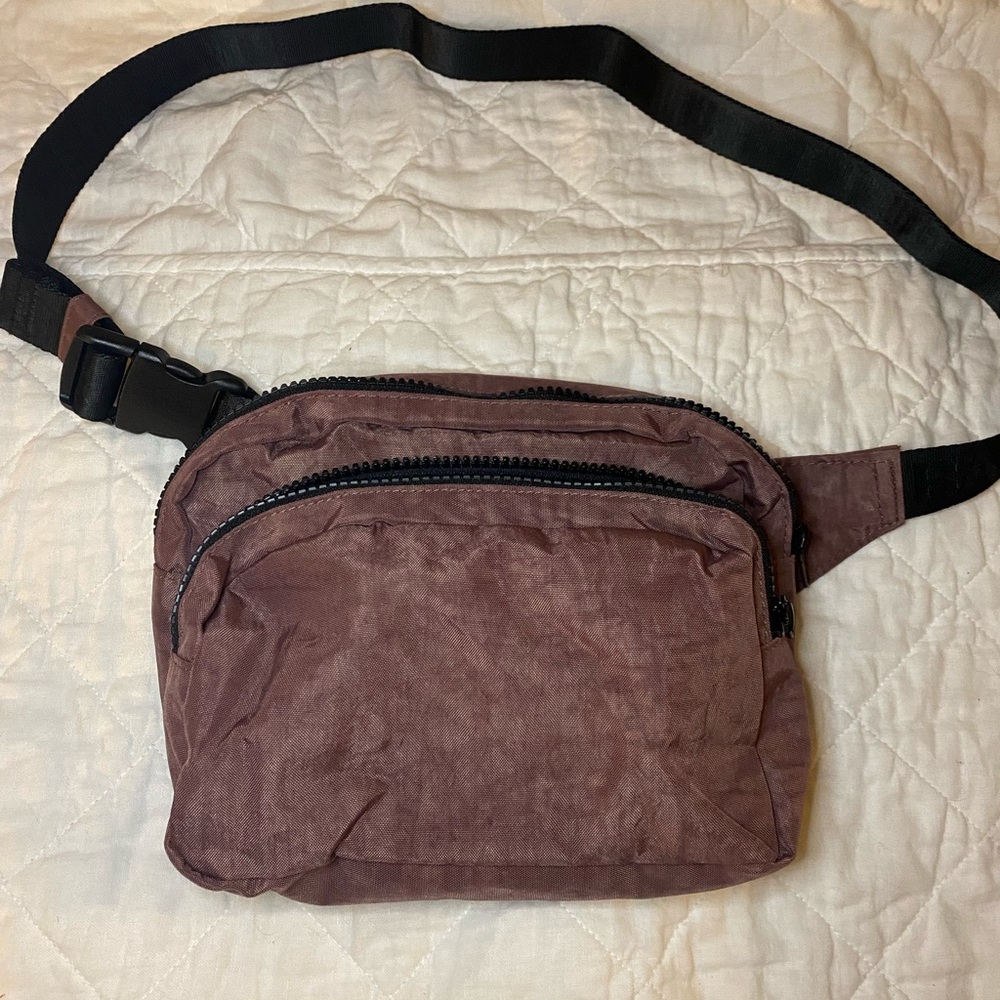 BAGGU Fanny Pack in Peppercorn